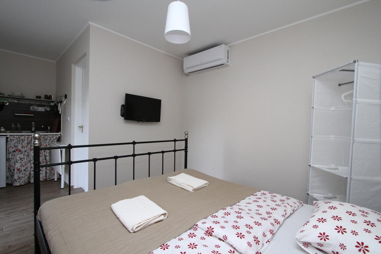 Ilona Apartmanhaz Комаром Екстер'єр фото